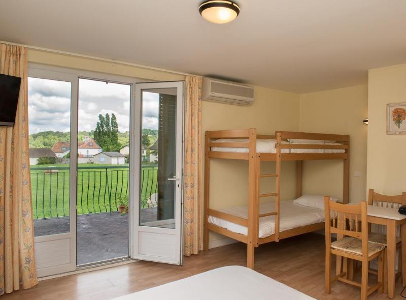Logis Auberge Du Relais - Hotel & Restaurant Berenx Екстериор снимка