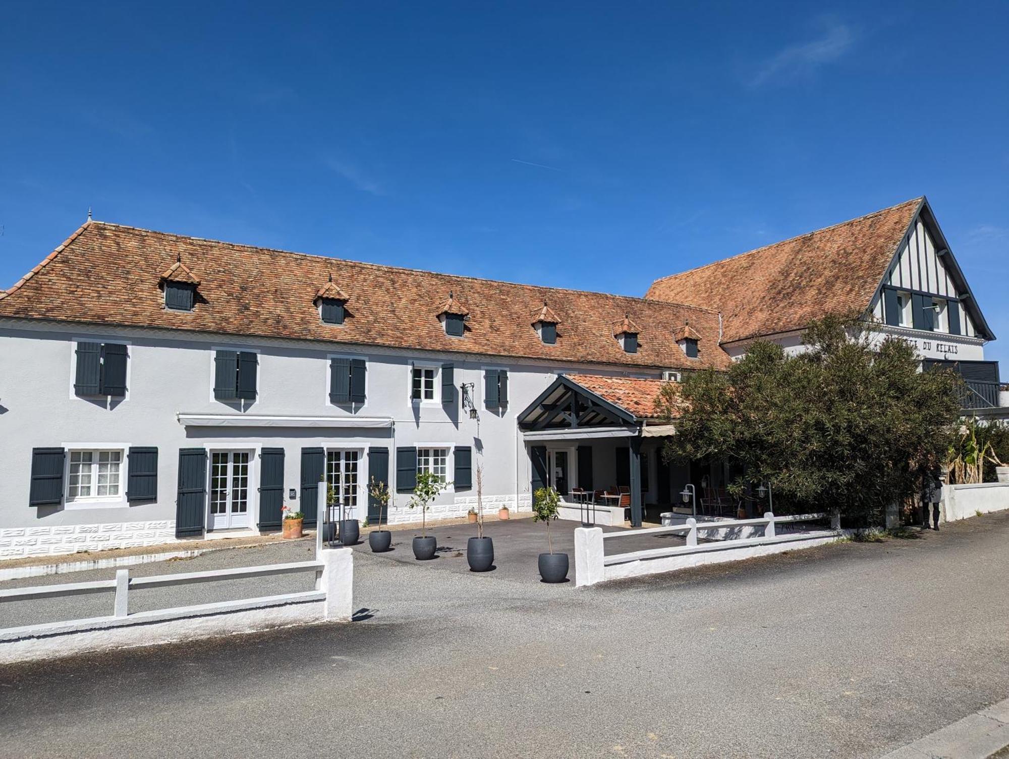 Logis Auberge Du Relais - Hotel & Restaurant Berenx Екстериор снимка