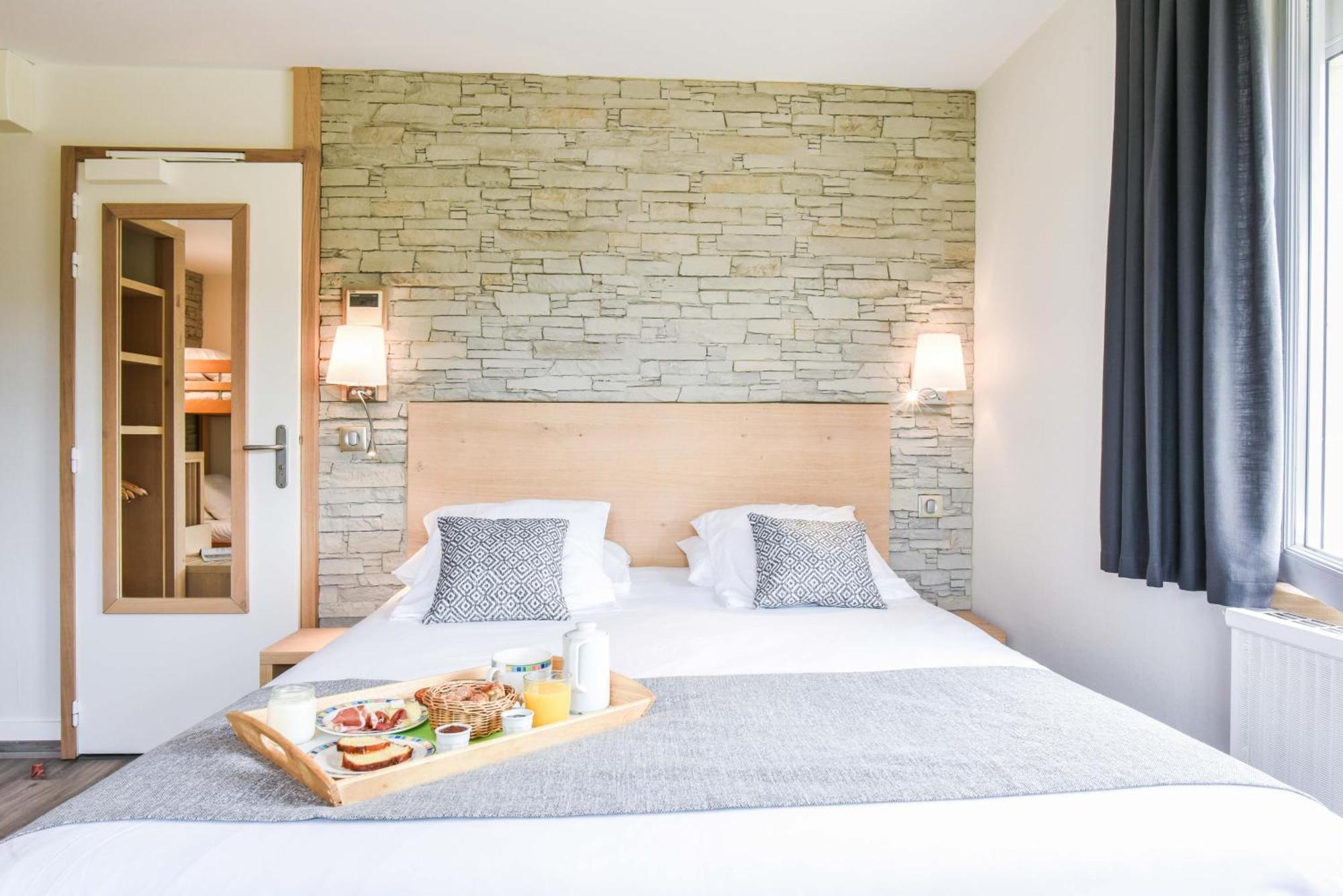 Logis Auberge Du Relais - Hotel & Restaurant Berenx Екстериор снимка